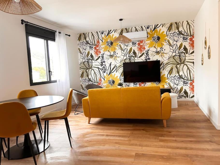 Home 724 Saint-Leger-du-Bourg-Denis Eksteriør bilde